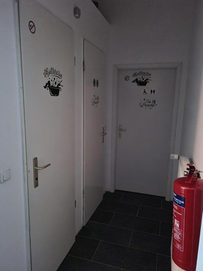Kiez Box Twentyforseven Private Room Berlín Exterior foto